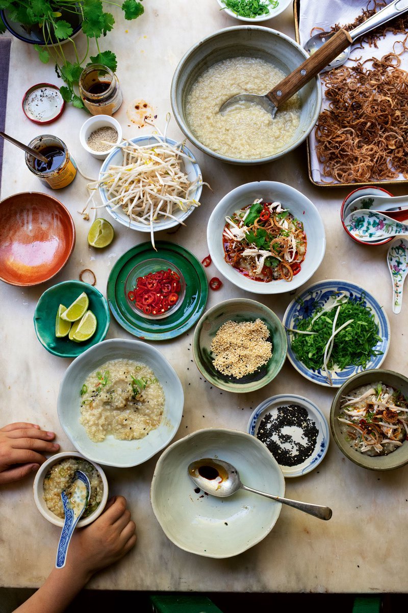 This week’s #CookbookCorner stars Ottolenghi Comfort by <a href="/ottolenghi/">Ottolenghi</a>, @wigleytara, Helen Goh and Verena Lochmuller! Read more about it and get the recipe for Poached Chicken Congee here:
nigella.com/cookbook-corne…