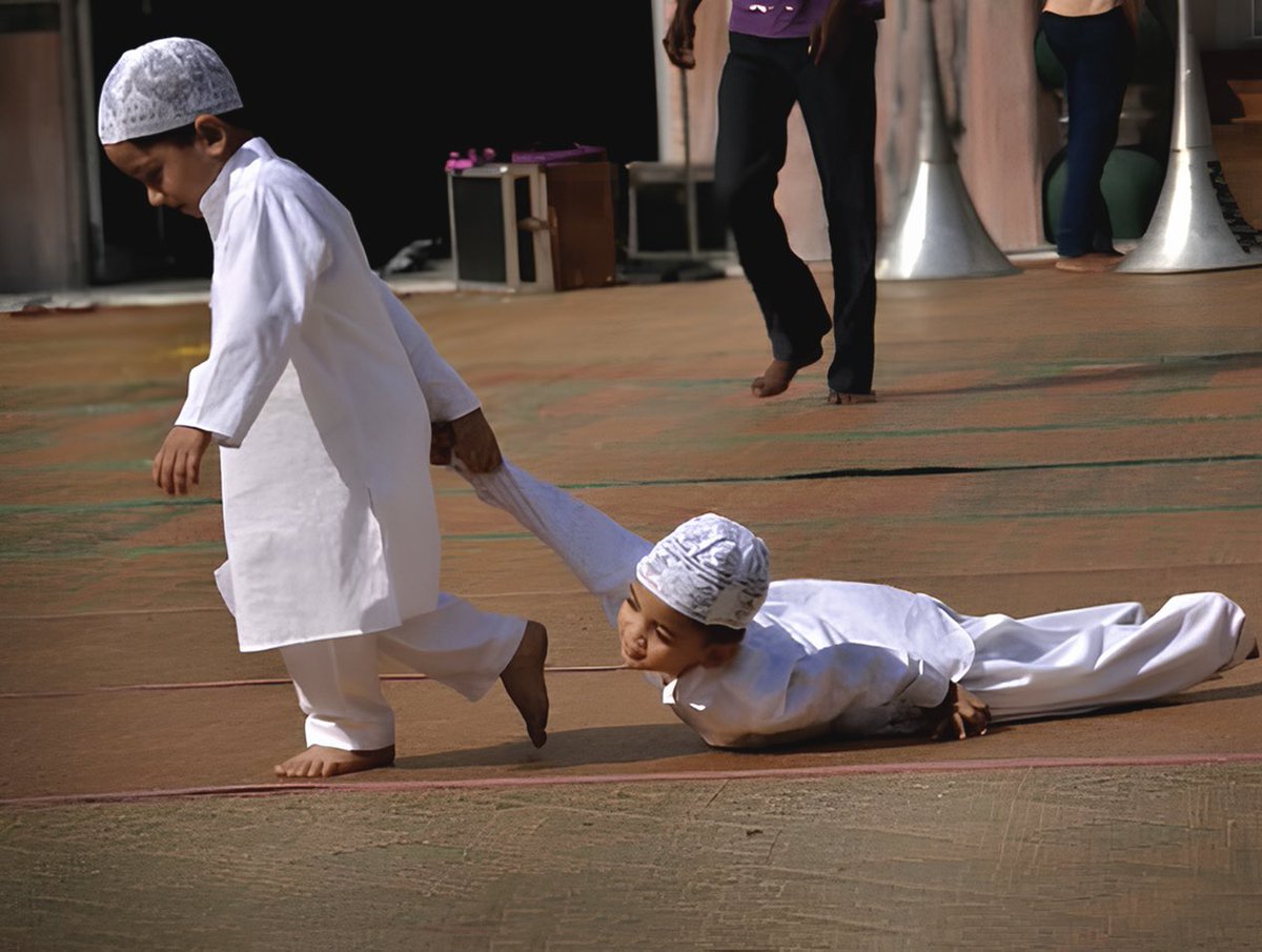 Sizi cennete sürükleyecek dostlar edinin..