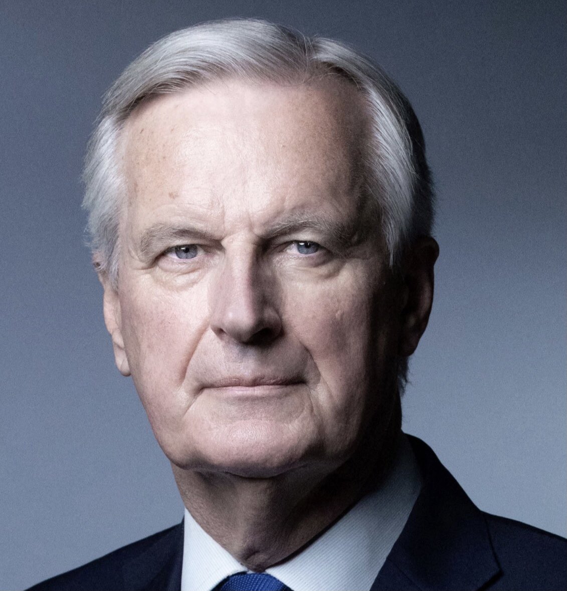 On a le droit de penser ce que l’on veut de <a href="/MichelBarnier/">Michel Barnier</a> . Mais ceux qui, à gauche, disent qu’il va construire ses majorités avec le #RN sont grotesques. Son parcours de vie est celui d’un grand républicain au service de l’Etat.
