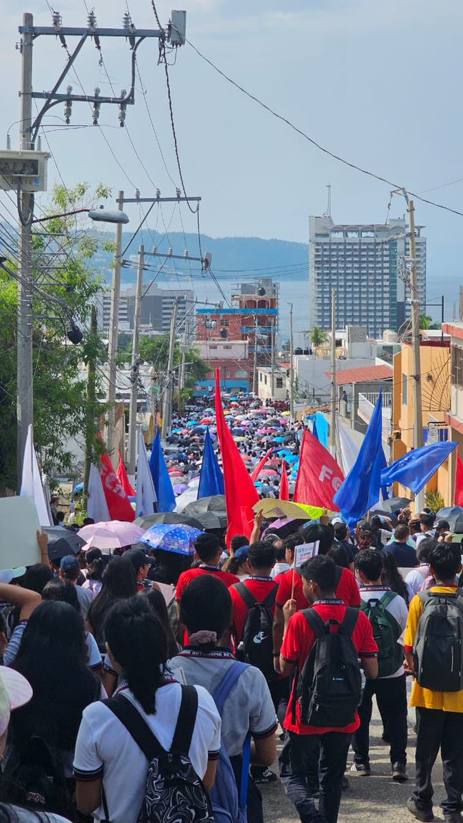 jxlareforma's tweet image. La valiente Guerrero saliendo a las calles para manifestar su apoyo a la democratización de la justicia mexicana 🇲🇽🌅

De norte a sur, de este a oeste las y los jóvenes decimos #ReformaJudicialYa 📣

Nos vemos hoy a las 12 PM frente a la SCJN en la CDMX 📆