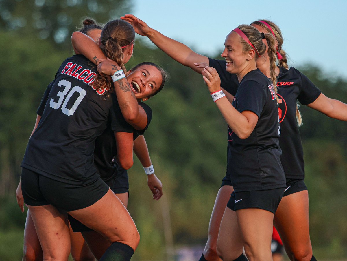 UWRFFalcons's tweet photo. All smiles for home opening victories 😃⚽️

#FFT @UWRFsoccer https://t.co/AY8flyutJY