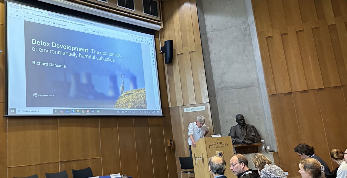 Very thoughtful presentations and papers at this 25th BioEcon conference co-organised by our <a href="/Cambridge_Uni/">Cambridge University</a> LandEc colleague Prof Kontoleon and his fantastic team from <a href="/CEENRG/">CEENRG</a>. More lawyers should engage with cutting edge environmental economics research.

eaere.org/events/support…