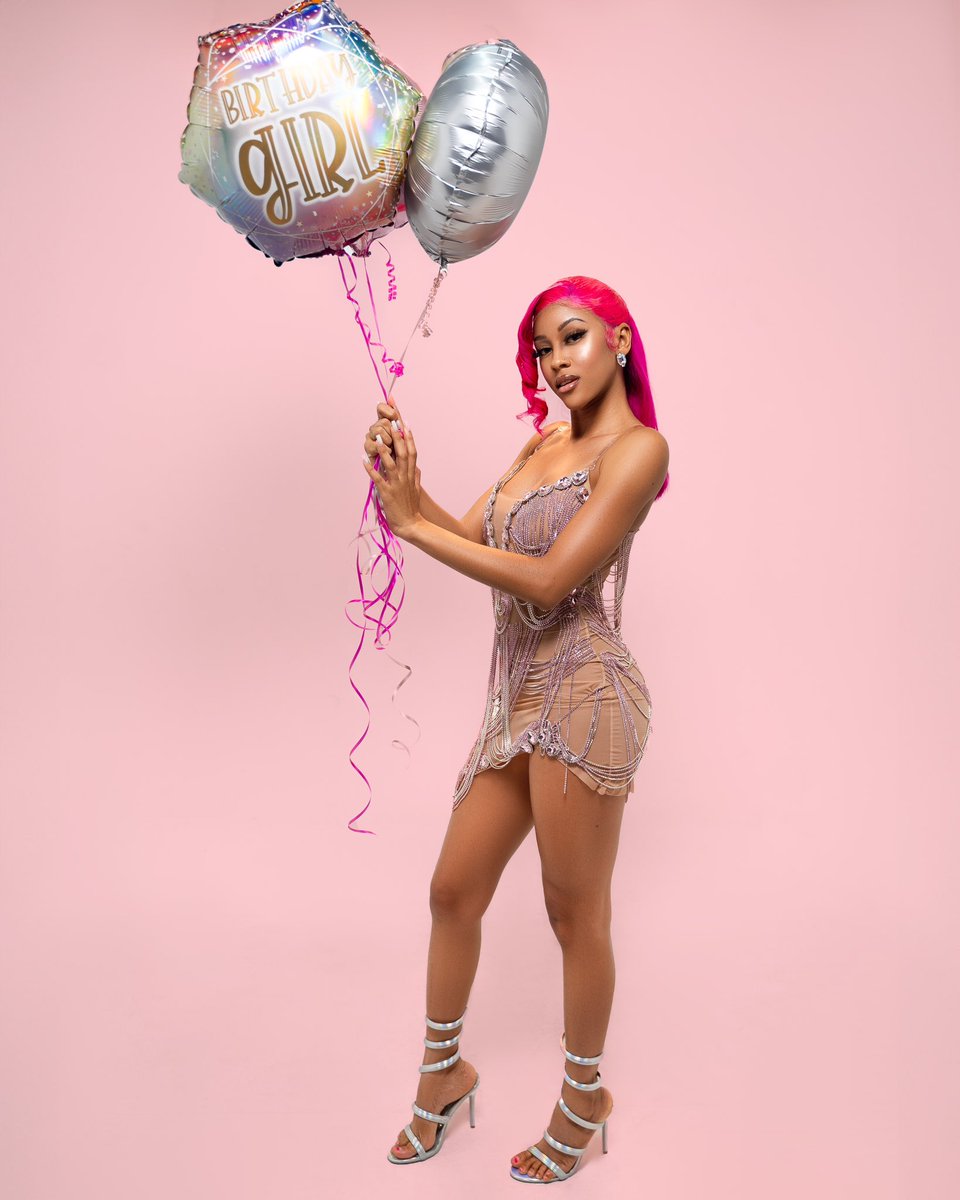 Thank you GOD for this amazing life you've created and allow me to be a part of everyday. I'm blessed to live to see another Birthday🎂♍🩷🫶🏽 Alot of the time I wish myself and the ones I Iove could live FOREVER but I know there are beautiful things after this human life too 🎀🙏🏽