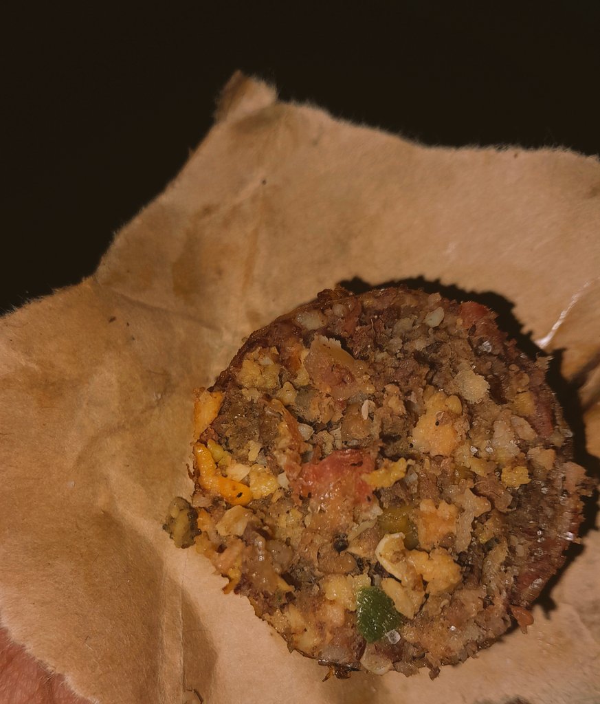 Linda_Jemutai's tweet photo. Nakuru kidogo.
2nd time eating mtura in my entire life. https://t.co/V8wvCBAeVX