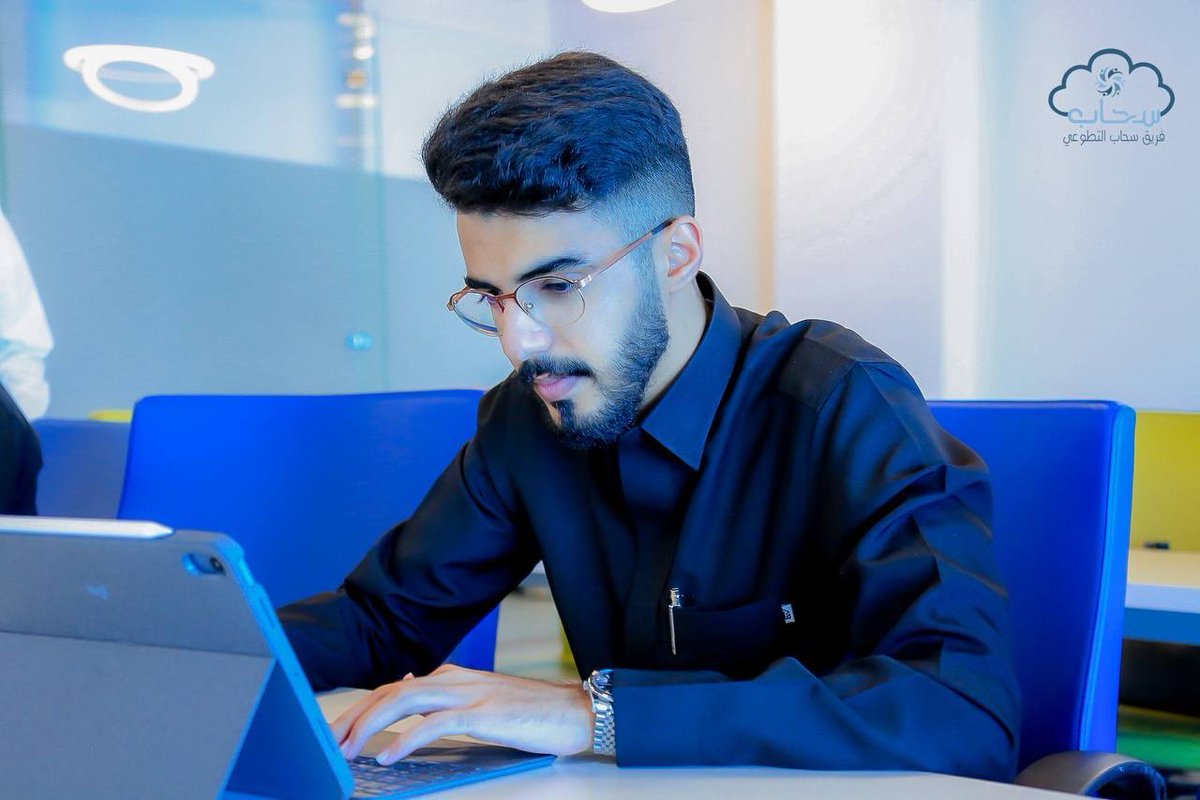 vol_cloud10's tweet photo. لقطات 📸🤳
من ورشة العمل التي أقيمت اليُوم بعنوان 
"لينكد إن وتجارب محمد"
تقديم🎤: محمد أبو شال
.
.
#فريق_سحاب_التطوعي 
#تغطية_إعلامية https://t.co/4EPGNC0xqX