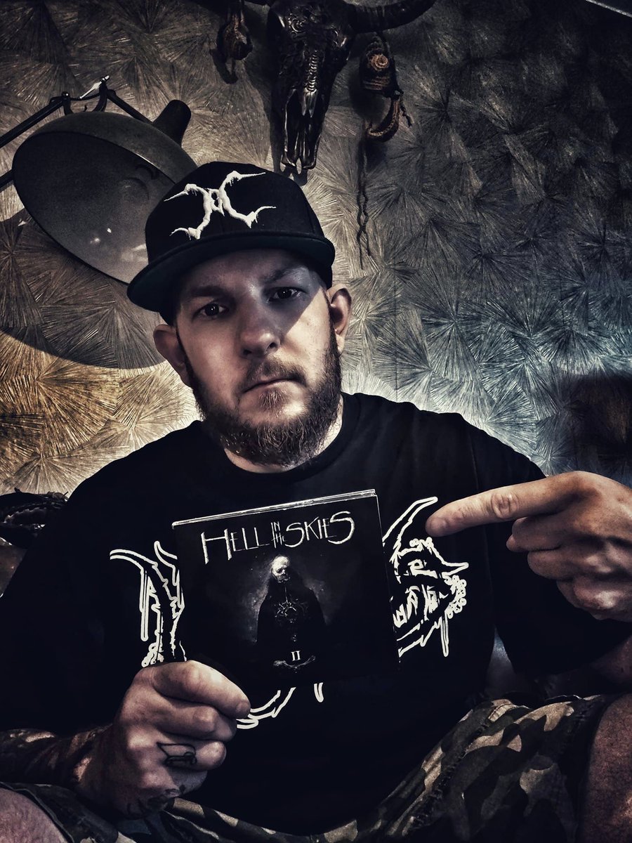 metalmessage's tweet image. ➤ „Awesome band! Somewhere between stoner, doom and metal ... be sure to check them out if you're in the mood for some kick-ass music ...”
🔥🔥🔥 
𝐻𝐸𝐿𝐿 𝐼𝒩 𝒯𝐻𝐸 𝒮𝒦𝐼𝐸𝒮 • 🇩🇪 • Heavy 𝙼𝚎𝚝𝚊𝚕 • 𝕰𝖘𝖙. 2017
@HITS_bandpage 
tinyurl.com/2dnnpbv6
#hellintheskies