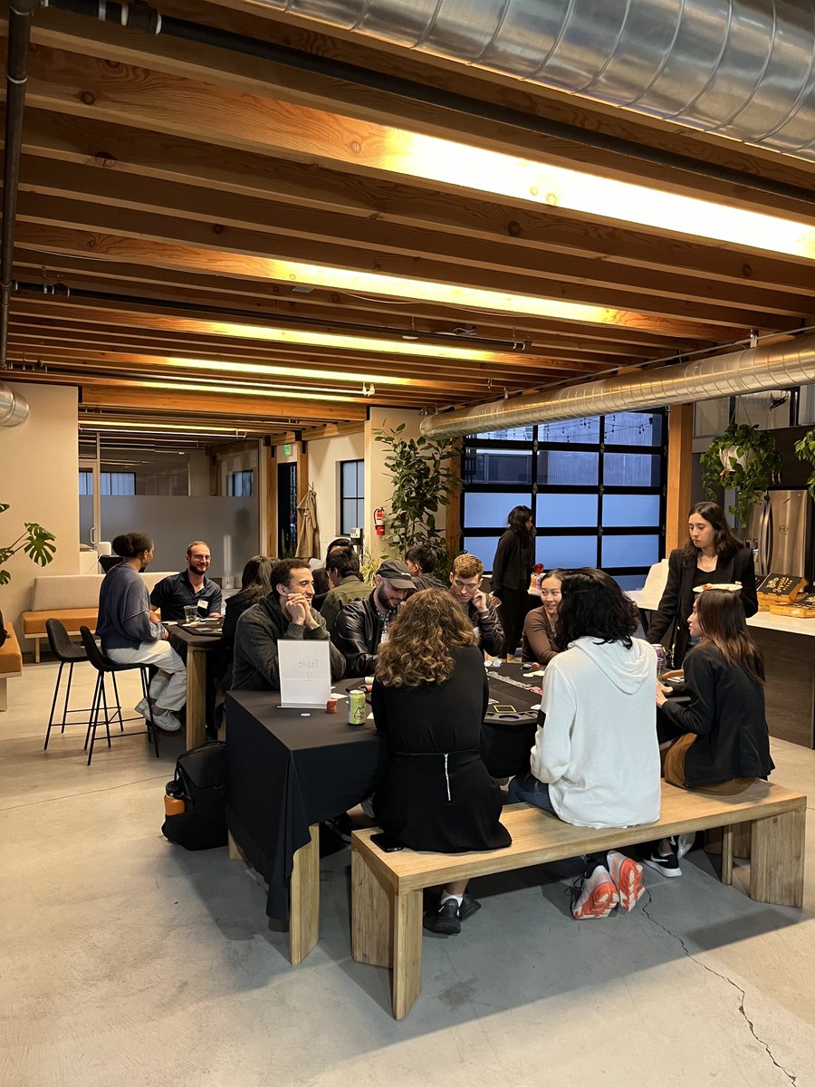realbasilchatha's tweet image. SF is SO BACK 🚀

Yesterday, we hosted 70 of SF&apos;s hottest and most GOATed people to a Poker Night (for Dummies) ♦️

VCs, YC founders, Forbes 30u30...

So cool to see this become a thing.

Next up - Oct 9 at #SFTechWeek !!