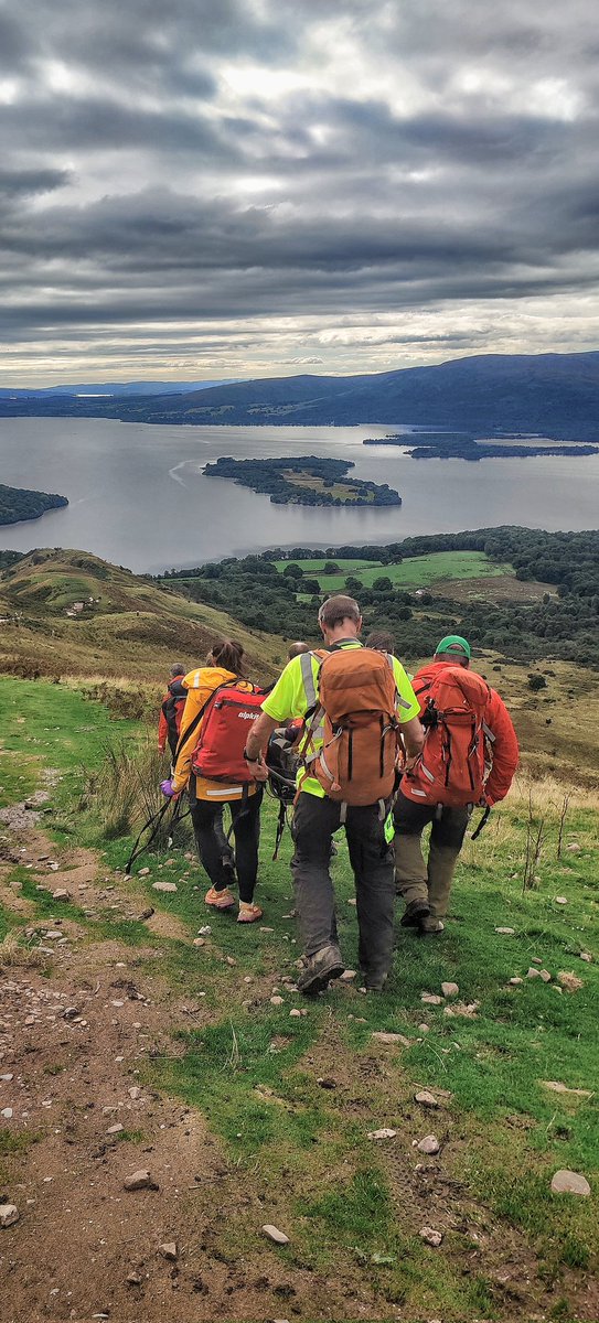 LomondMRT's tweet image. #CallOut 32/24
At 14:07 this afternoon, Lomond MRT were called to Conic Hill where a walker had sustained a suspected ankle fracture/dislocation. Following initial assessment, pain relief was administered and a vacuum splint applied before the casualty stretchered to Balmaha.