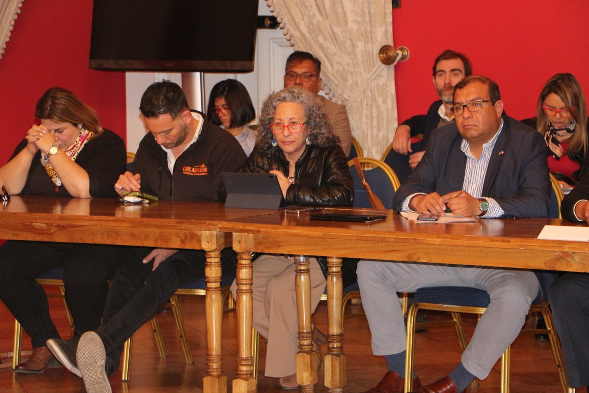 AMUNOCHI, que reúne a 22 comunas de la Macrozona  Norte sostienen una reunión en La Moneda con la subsecretaría del Interior, encabezada por  Manuel Monsalve, en torno a la migración irregular. #Iquique #Caldera #Antofagasta #Arica #Calama