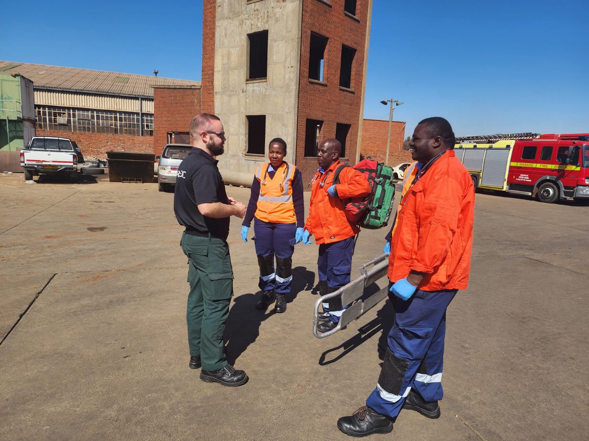 It’s not just Firefighting we teach at Operation Florian! This week medical training is being delivered to Harare ambulance service by UK Paramedics, Peter and Adam. Following vital theory based training the team set up numerous scenarios which the students dealt with admirably.