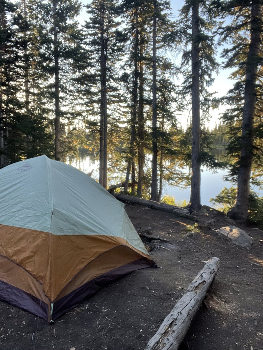 PennyFox_'s tweet photo. Man I just hate backpacking in this state,
Absolutely no good looking scenery ANYWHERE,
#fuckcolorado https://t.co/4KD2xEwt8L