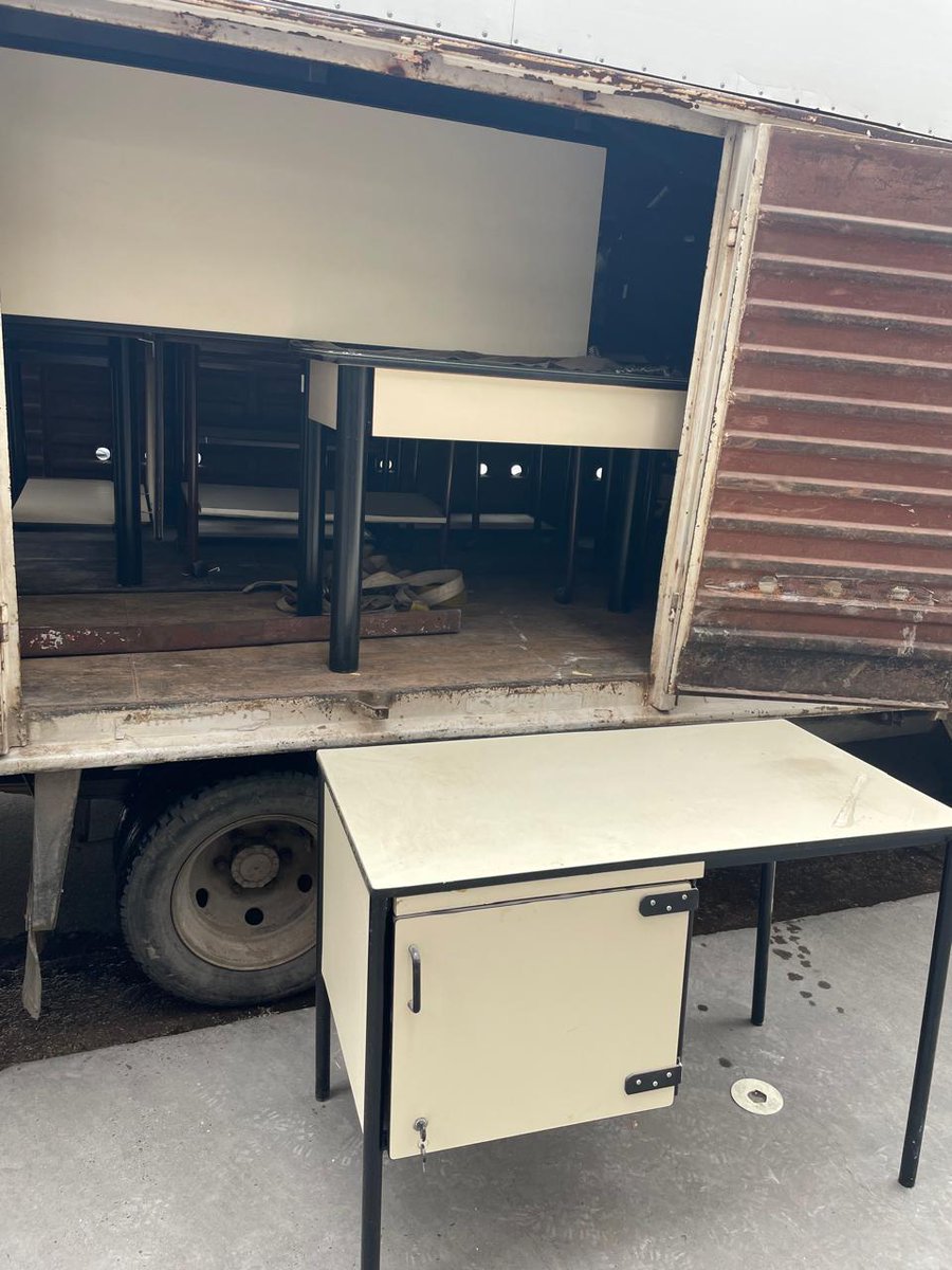 COVIARA's tweet photo. Realizamos una donación de mobiliario de oficina para la Escuela de Suboficiales de la Armada de Puerto Belgrano. Estos elementos serán de gran utilidad para este Instituto en formación y contribuirán a la mejora del ámbito de trabajo del personal de la Armada. https://t.co/rtc6xyCJEf