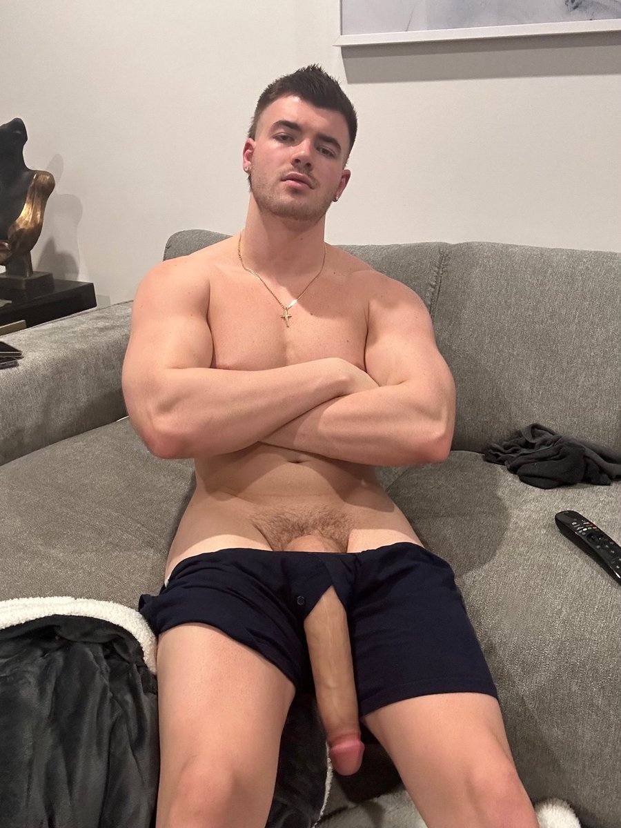 abobaker000's tweet photo. Add my Snapchat: Spoiltchad 👀💦🔥 https://t.co/Nx5vpKWLLT
