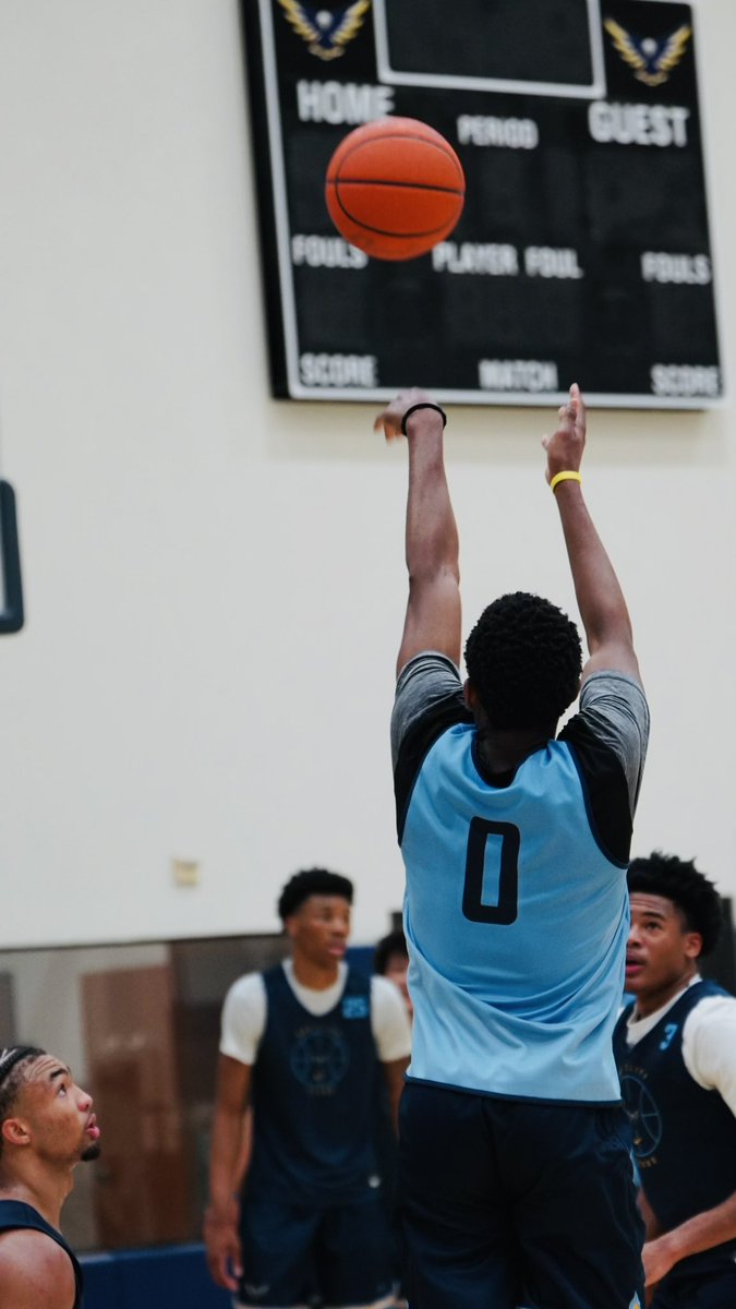 OakCliff_FFA's tweet image. @LamontHartfiel5 
6'5 Sr Wing