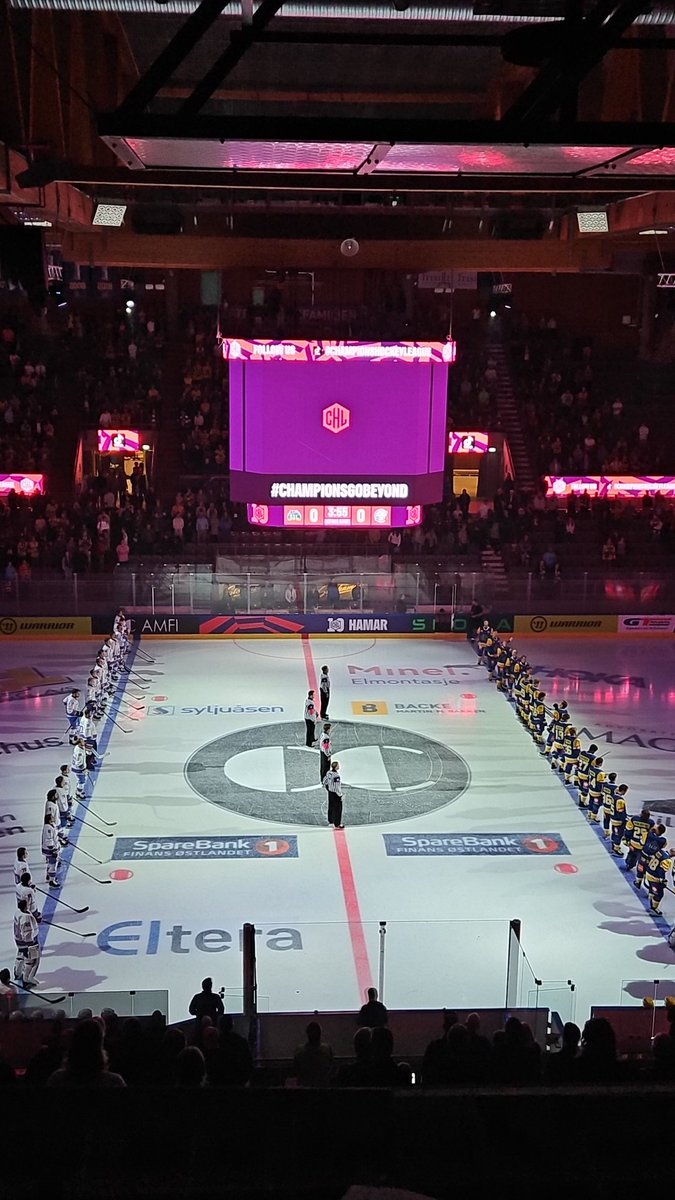 Kveldens jobb for CHL på Hamar. #hockey #chl