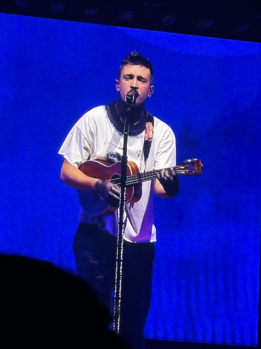 Nitro574's tweet photo. #clancyhouston #twentyonepilots https://t.co/8xpobr70DA