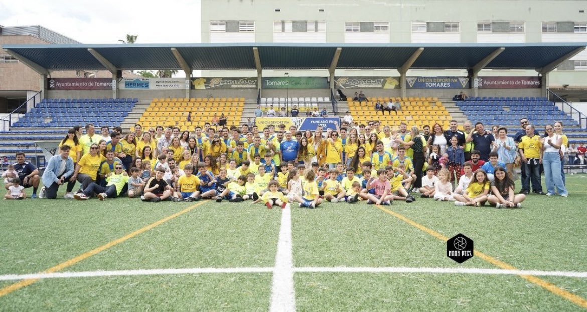 📷 Esta fue la última imagen que hicimos la temporada pasada.🤩 

📅 Queremos ver las gradas del 𝐒𝐚𝐧 𝐒𝐞𝐛𝐚𝐬𝐭𝐢𝐚𝐧 llenas para nuestra vuelta a 𝟑𝐑𝐅𝐄𝐅.💛💙
📣 ¡Este equipo se merece vuestro apoyo afición!🙌🏼

➡️ Domingo 𝟎𝟖/𝟎𝟗 a las 𝟏𝟗:𝟎𝟎.👋🏼

#MeQuedoContigo