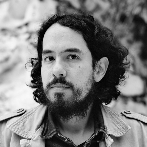 ¡Feliz cumpleaños a <a href="/jorgecomensal/">Jorge Comensal</a>, autor "Las mutaciones",  uno de los libros más queridos de nuestro catálogo! 🍰

🦞 Va una sorpresa: este año publicaremos "Materia viva", un libro de ensayos y crónicas que nos asombra, nos conmueve y nos invita reírnos de nosotros mismos. 🐝