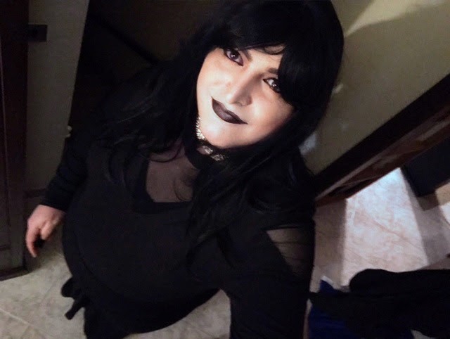 Finding a mistress who molds me and transforms me into a perfect dark gothic Bimbo doll woman and trains me and uses me as a submissive slave for extreme and perverse BDSM sessions