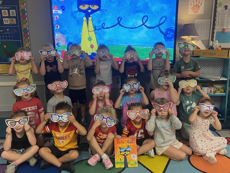 Check out Mrs. Dew's "Cool Crew" learning about Pete the Cat and his magic sunglasses!😎