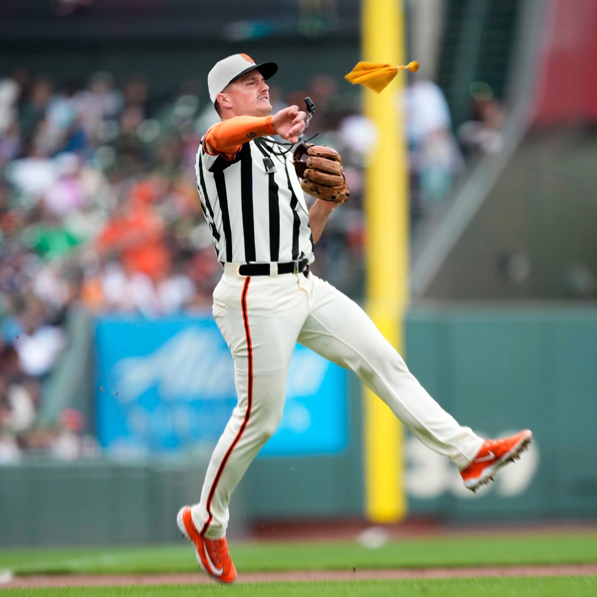 Referee Chapman is here to stay❗️