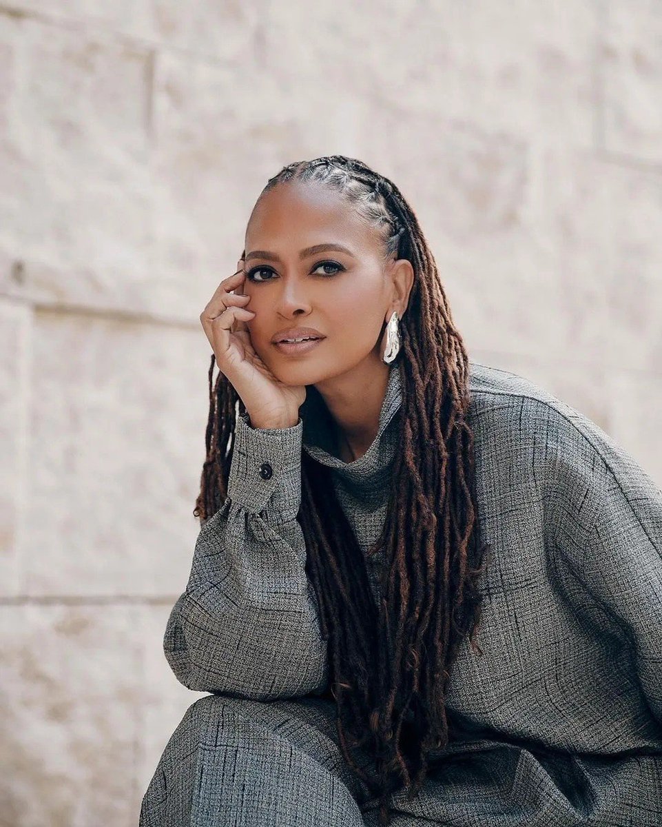 We are proud to announce our honorary chair, award-winning filmmaker &amp; advocate AVA DUVERNAY! She is joined by youth honorary chair Julia Garnett.  bannedbooksweek.org/filmmaker-ava-… w/<a href="/ARRAYNow/">ARRAY</a>