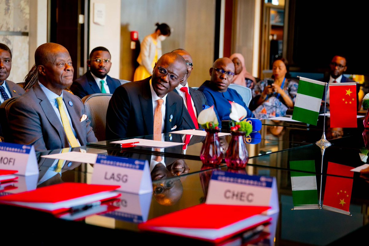 gboyegaakosile's tweet image. Finally, we signed the MOU for the construction of Green Line. It’s 68km rail line that’d run from Marina, where you have the Blue Line to Lekki Free Zone.
Gradually, the Governor @jidesanwoolu’s administration is taking Lagos to her place of pride.