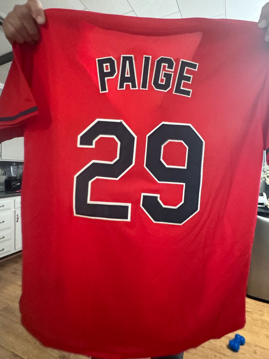 BlakeVen1980's tweet photo. Picked up this jersey at our school booster club athletic auction. Satchel Paige Cleveland Indians! #baseballhistory #NegroleaguePitcher #MLBPitcher @CVen2005 @VTwins2008 https://t.co/C8JrMd40hq