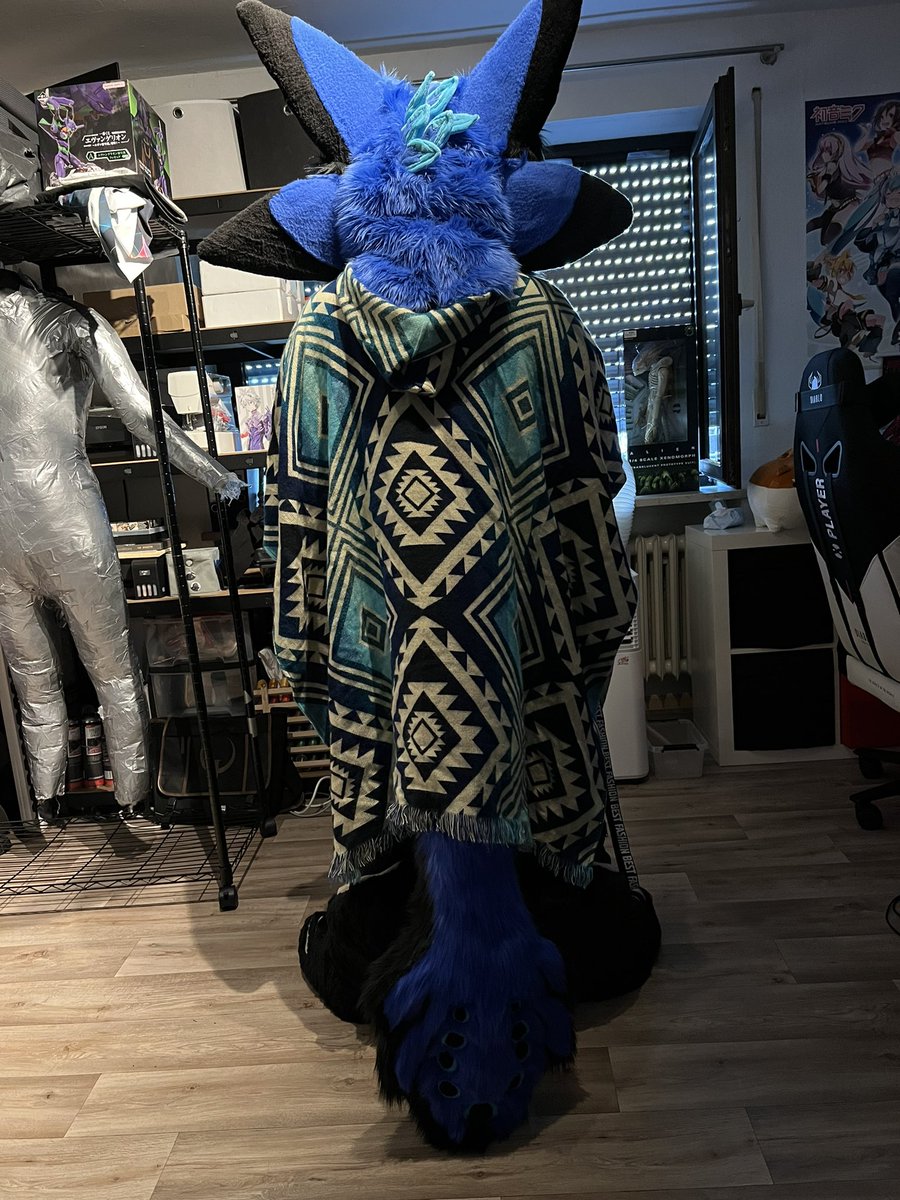 Thank you <a href="/FurNEkkoCr/">FurNEkko Creations ⸸ NEkko</a> for the stompies and the tail~ 💙💙💙