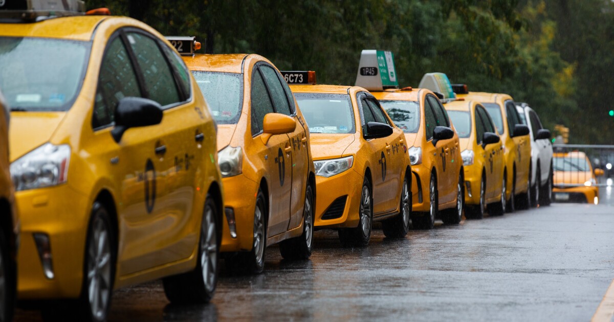 NY regulator orders taxi insurer to weigh sale after losses dlvr.it/TCsmbJ