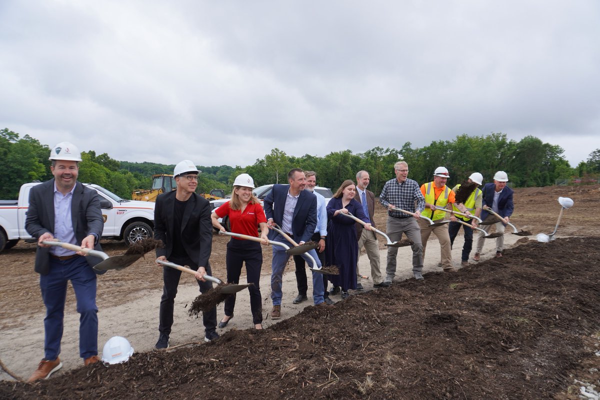 NavigateBuildS's tweet photo. NAVIGATE joined the groundbreaking ceremony for the new St. Louis County Police Intelligence Center, Precinct 2, and Property Control Facility in Maryland Heights!ππβ¨#stlouiscounty #stl #stlouismissouri #Missouri #pdbundle #marylandheightsmo https://t.co/9CC1zMtg3h