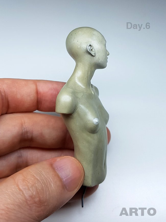 GwangyeolLee's tweet photo. When the overall body silhouette is finished, the nipples are sculpted. Depending on the age of the subject, the position, size, and shape are considered when sculpting. The most important point is to execute the smooth, natural connection with the breast. https://t.co/RNu0RftaUf