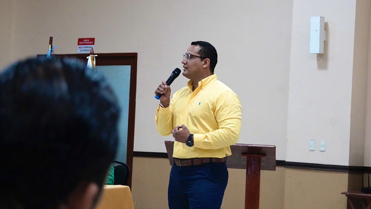 Él Abg. Luis Fernando Receptor del TJE, impartió en las ciudades de Choluteca y Nacaome la capacitación de como interponer y contestar un Recurso de Apelación ante el TJE. 

#TJE #TalleresTJE #Nacaome #Choluteca