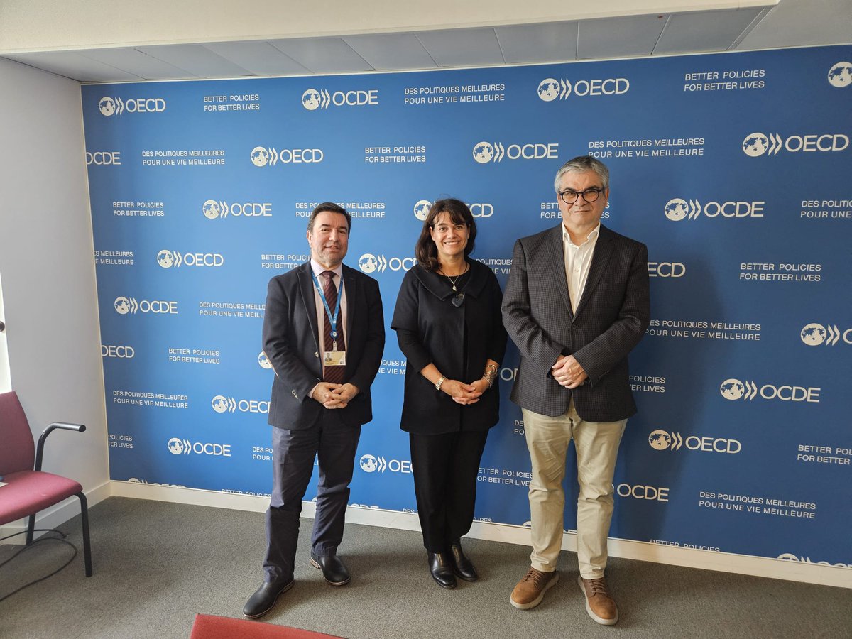 Chile OECD (@chileoecd) on Twitter photo Hoy @MisiónOECD acompaño al Ministro de <a href="/Min_Hacienda/">Ministerio de Hacienda</a>, <a href="/mariomarcelc/">Mario Marcel Cullell</a>, a reunirse con autoridades del <a href="/OECD/">OECD ➡️ Better Policies for Better Lives</a>Dgov y <a href="/OECDtrade/">OECD Trade ➡ Making Trade Work for All</a>, donde discutieron temas relativos al @OECD Trust Survey, comercio de servicios y comercio digital. Hoy @MisiónOECD acompaño al Ministro de <a href="/Min_Hacienda/">Ministerio de Hacienda</a>, <a href="/mariomarcelc/">Mario Marcel Cullell</a>, a reunirse con autoridades del <a href="/OECD/">OECD ➡️ Better Policies for Better Lives</a>Dgov y <a href="/OECDtrade/">OECD Trade ➡ Making Trade Work for All</a>, donde discutieron temas relativos al @OECD Trust Survey, comercio de servicios y comercio digital.