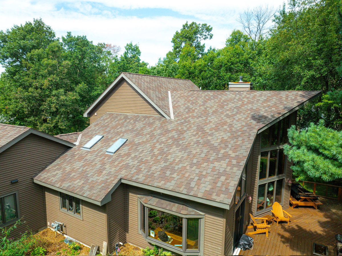 KickapooRoofing's tweet image. We love the way this @MalarkeyRoofing Windsor Shingle roof in Heather color turned out. Another very satisfied customer.