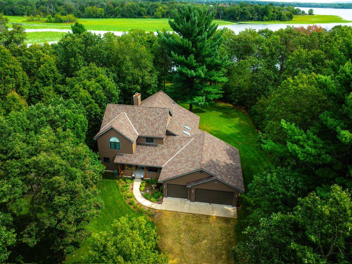 KickapooRoofing's tweet image. We love the way this @MalarkeyRoofing Windsor Shingle roof in Heather color turned out. Another very satisfied customer.