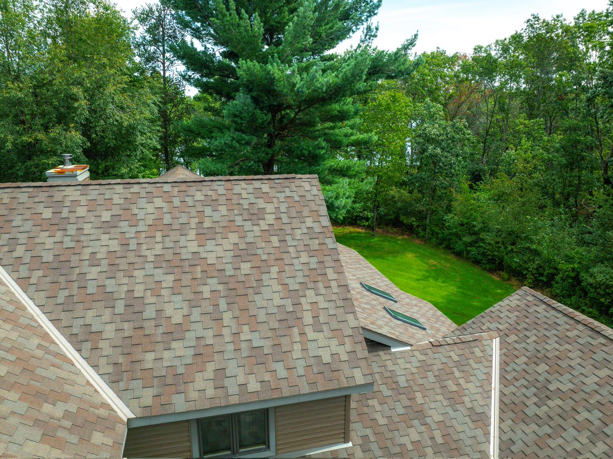 KickapooRoofing's tweet image. We love the way this @MalarkeyRoofing Windsor Shingle roof in Heather color turned out. Another very satisfied customer.