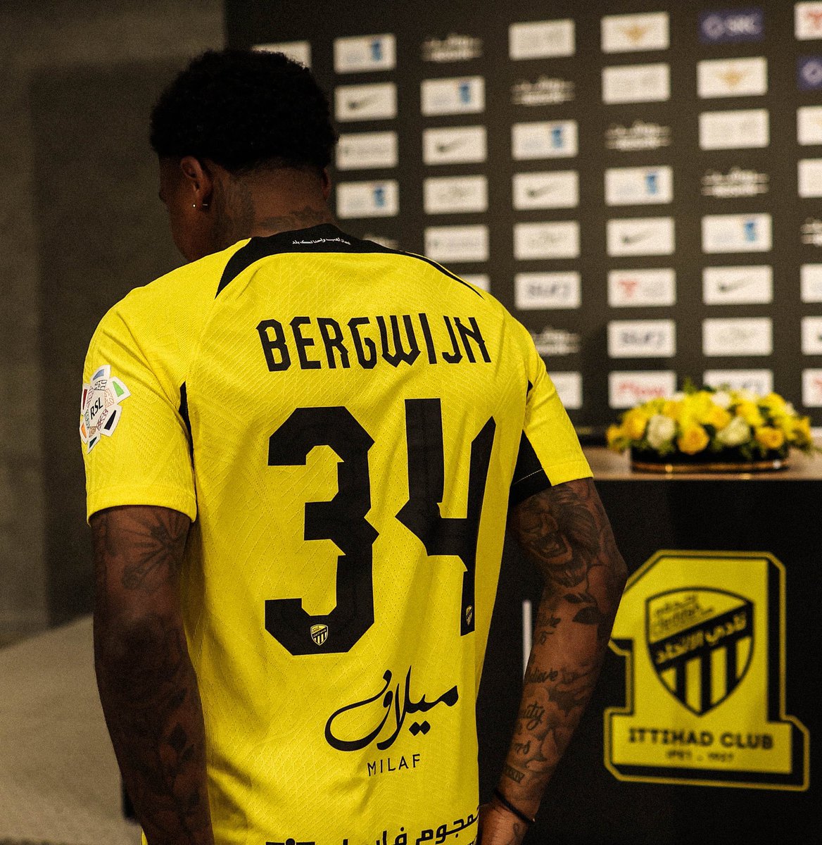 frexbb's tweet image. بالرقم "34 " الهولندي بيرجوين بـ #الاتحاد 

رقم غروهي سابقاً 💔