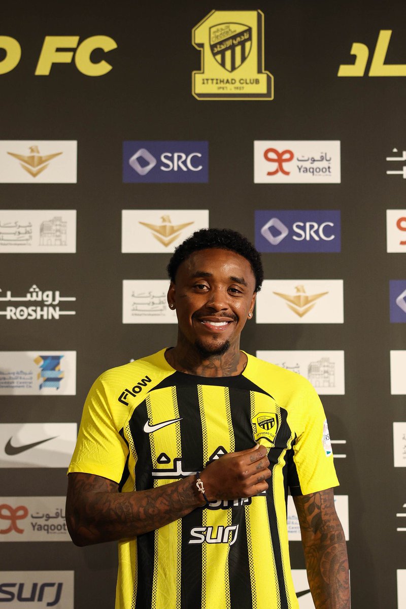 frexbb's tweet image. 📝| مراسم توقيع عقد اللاعب الهولندي بيرجوين ✍️