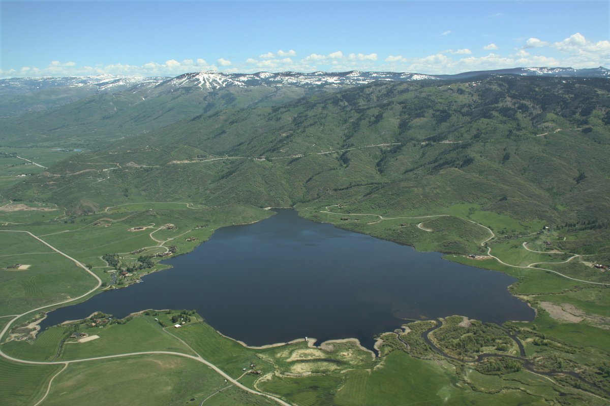 lighthawk_org's tweet photo. #TBT to 2018 when #LightHawk and @MightyYampa launched a flight over NW Colorado to kick off a 6-day Yampa River Awareness Project. The trip united politicians, water experts, and advocates to discuss the river's importance and its role in Western water policy. 🌊🏞️ https://t.co/Q4ExtKw6Aj