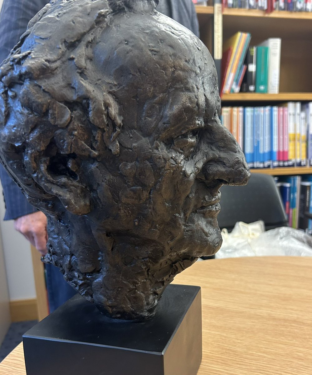 Robert Burchfield, Chief Editor of the Oxford English Dictionary from 1957-86. Odd to see his sculpted head! 
Thank you <a href="/PeterMGilliver/">Peter Gilliver @petermgilliver.bsky.social</a> for the extraordinary insights into my father’s life, both in your amazing book and on our visit to the OUP this morning.
