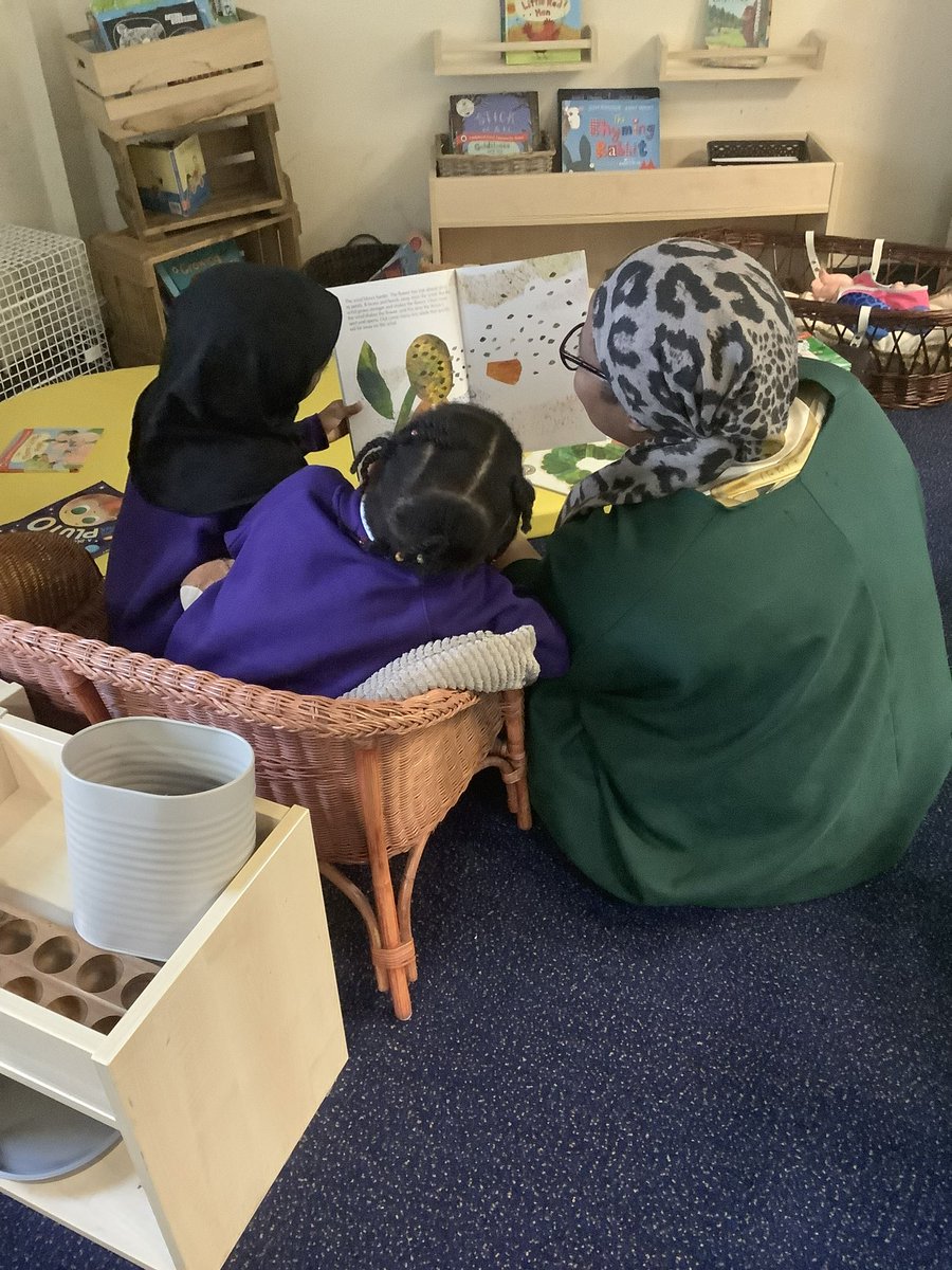 olive_bolton's tweet image. Our new EYFS pupils have loved sharing their classroom with parents today #StayAndPlay #EYFS #StartingSchool #FirstWeek #Ambition #NewBeginnings #ParentPartnership #LoveLearning #WeAreStar #Teamwork