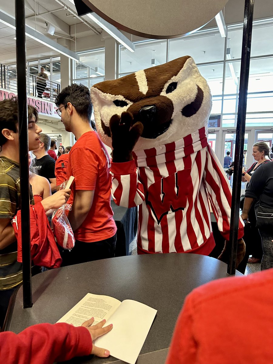 Go Big Read tweet media