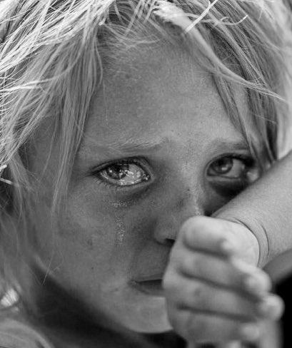 تصوّر للحظة أن تقابلنا يوم القيامة بهذه العيون و تلومنا تقصيرنا .. 
و الله لا إجابة عندي ! 
"ليتني متّ قبل هذا "