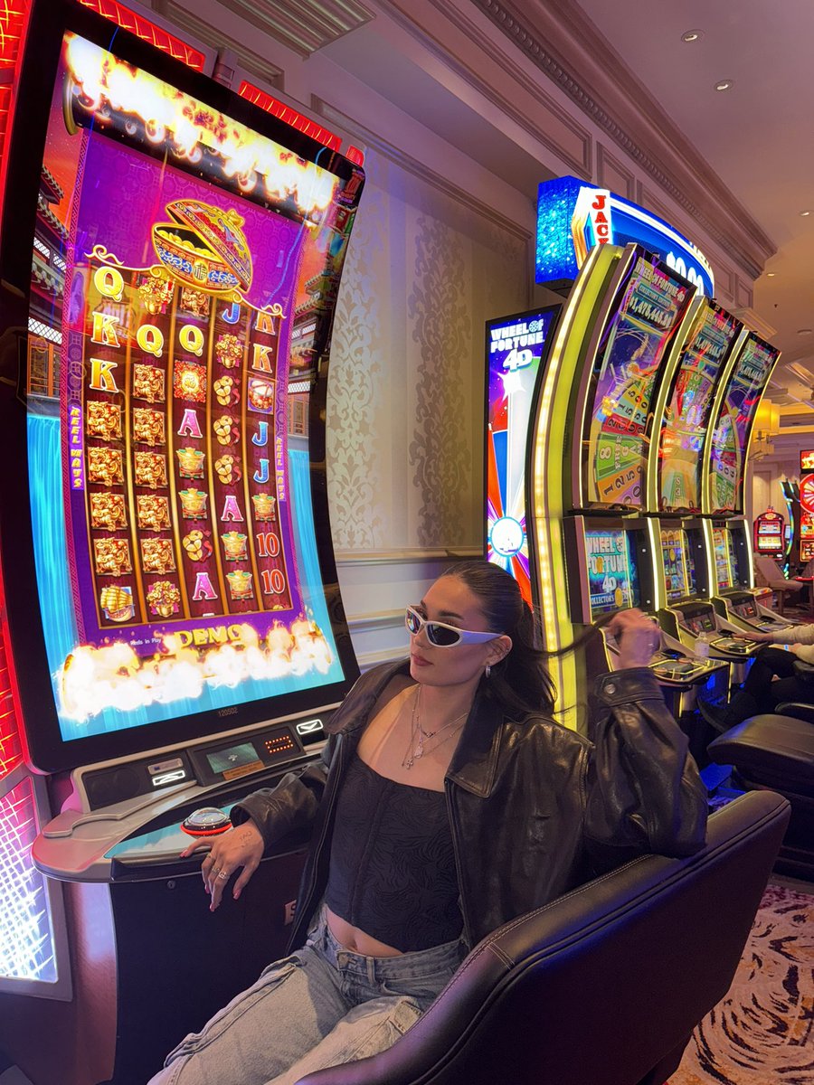 i’m tryna gamble ur money 💵 
start sending 
findom cashpig humanatm