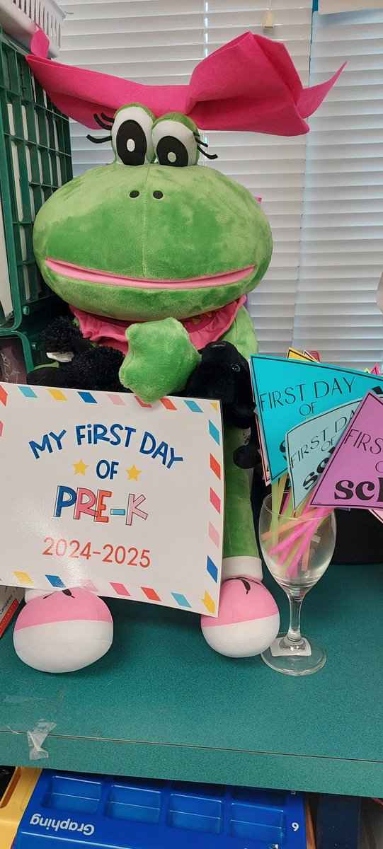 Guess who paid us a visit   <a href="/Bullock_Bears/">Bullock Elementary</a> <a href="/TrichellBrian/">Brian Trichell</a> <a href="/lilyca24/">Dr. Lily Dominguez</a> <a href="/ChasityDBass/">Chasity Bass</a>  <a href="/FrogStreet/">D Li</a> #GISDPreK