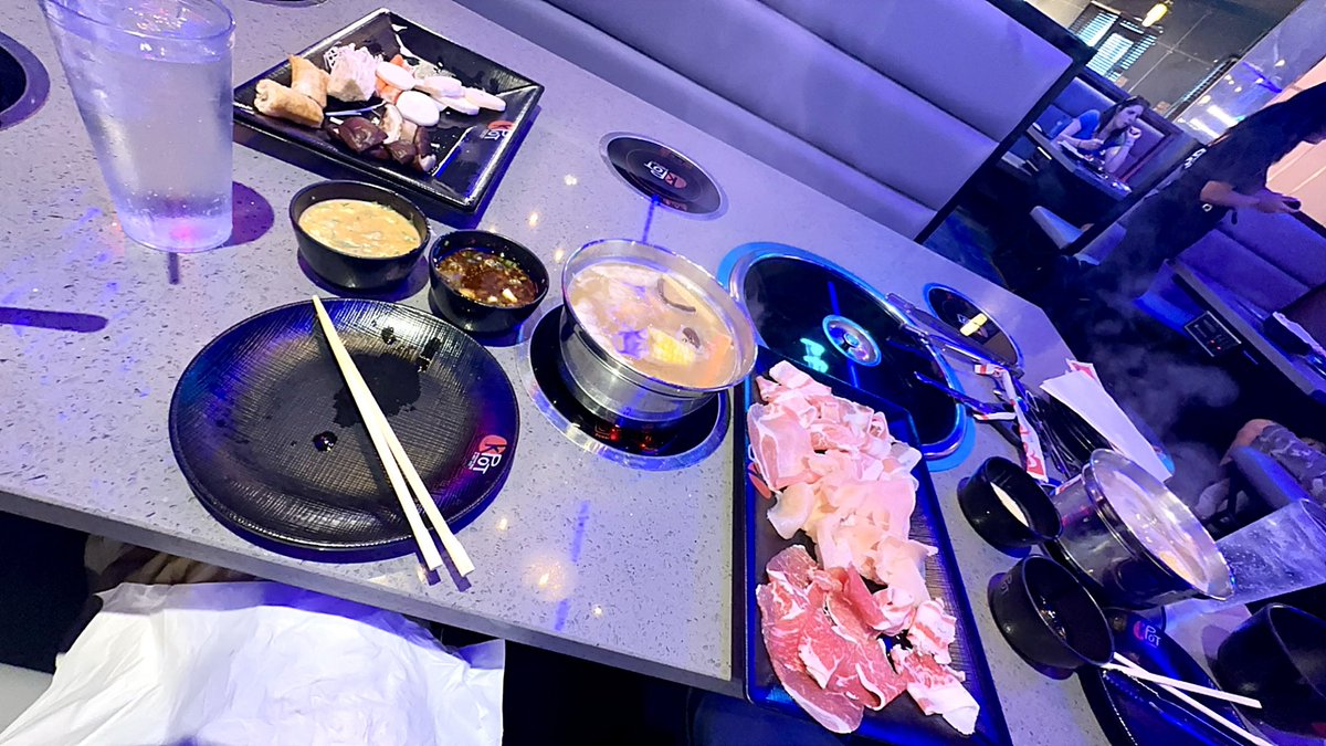 ImCyanide's tweet photo. We had hot pot for our anniversary lunch and it fucked. https://t.co/kOivfx5RGe