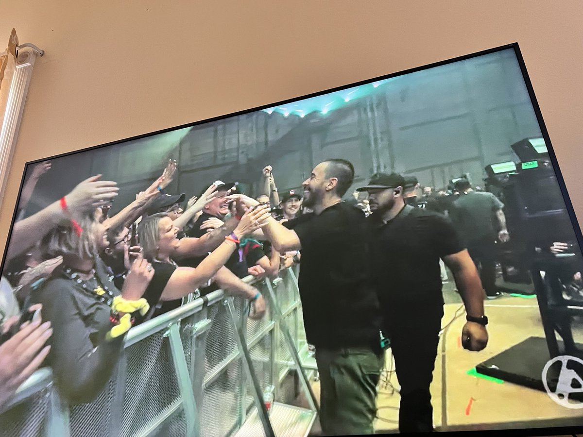 It’s great to see Mike Shinoda smiling big again. #LinkinPark