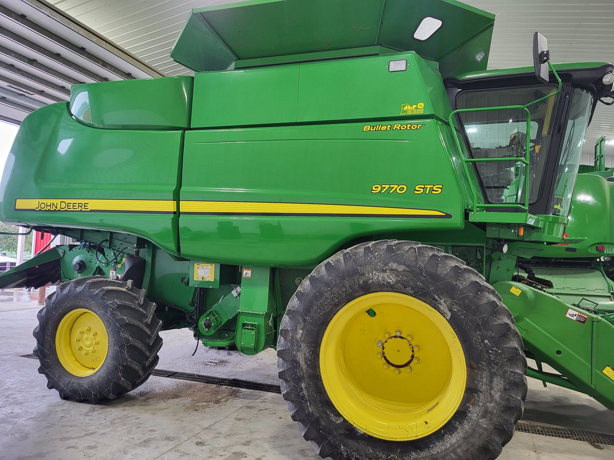 FOR SALE:

2009 John Deere 9770 STS Combine

*1919 eng hrs, 1225 sep hours*

4wd, contour master, high unload rate auger, auto track ready, touchset, 20.8 R42 duals, big top. Nice combine!!

$169,900  🇨🇦 

Please Retweet!

Call or text 5194642833