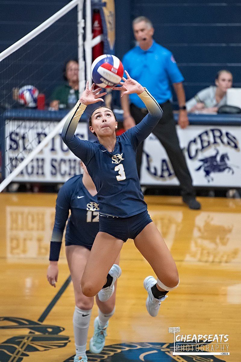 CheapSeatsPhoto's tweet photo. #VolleyballPics🏐
Link: https://t.co/MmVqoHWdJX
@vb_ehs vs @StPXGirlsVball
Great matchup between two great programs!
@EHSActivityDir @stplancersports
#eurekawildcats #stpiusxlancers #hsvolleyball #ehs63025 #stpxlancers #eurekamo #festusmo https://t.co/I6JghbCh9N